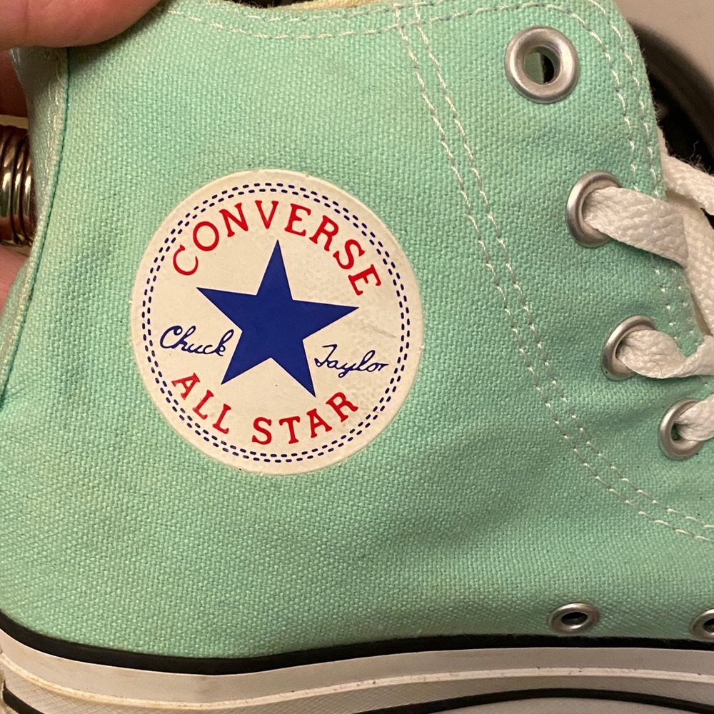 Converse - Picture 2 of 3